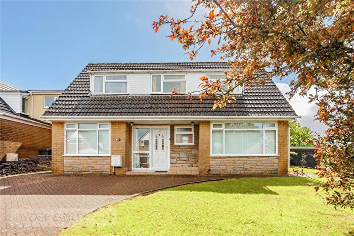 4 Bedroom Detached House For Sale In Cathedral Road, Chadderton, Oldham, OL9