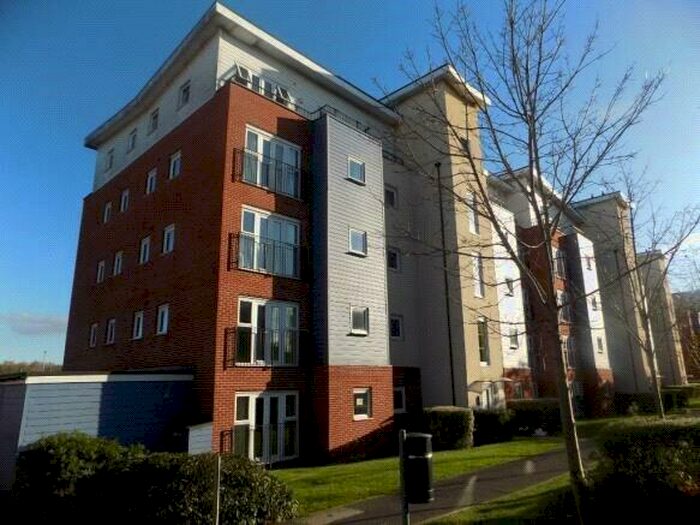 2 Bedroom Apartment To Rent In Alexander Square, Eastleigh, Hampshire, SO50