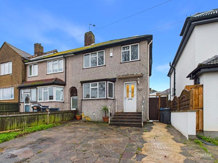 3 Bedroom End Of Terrace House For Sale In Gascoigne Road, Croydon, CR0