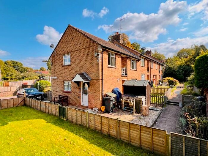 2 Bedroom Flat To Rent In Ashford Close, Milverton, Taunton, TA4