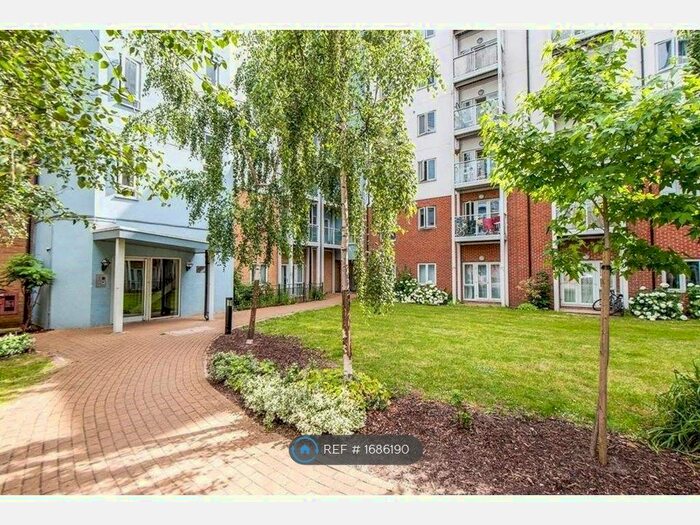 2 Bedroom Flat To Rent In Foundry Court, Slough, SL2