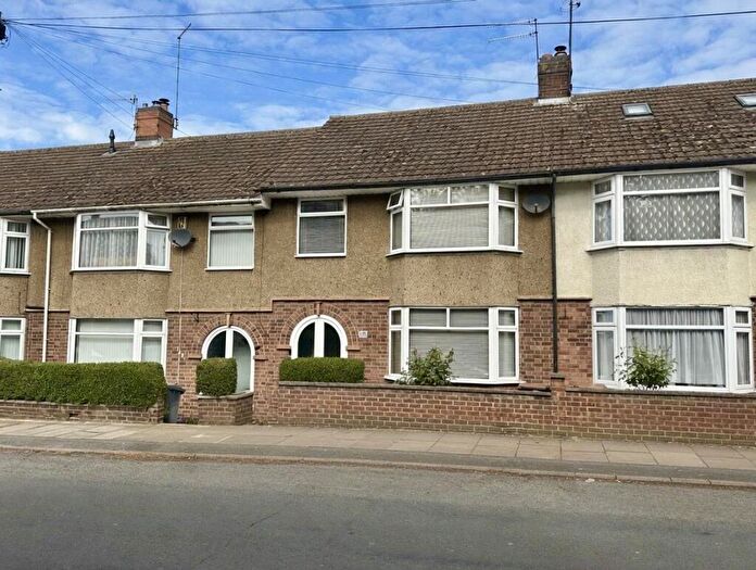 3 Bedroom Terraced House For Sale In Balfour Road, Queens Park, Northampton, NN2