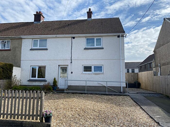 3 Bedroom Semi-Detached House For Sale In Pen Y Bryn, Bancffosfelen, Llanelli, SA15