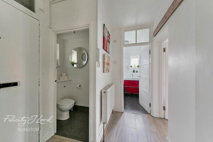 2 Bedroom Flat For Sale In Cavendish Street, Islington, N1