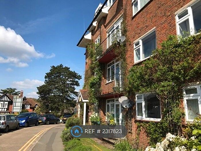 2 Bedroom Flat To Rent In Croydon Road, Westerham, TN16