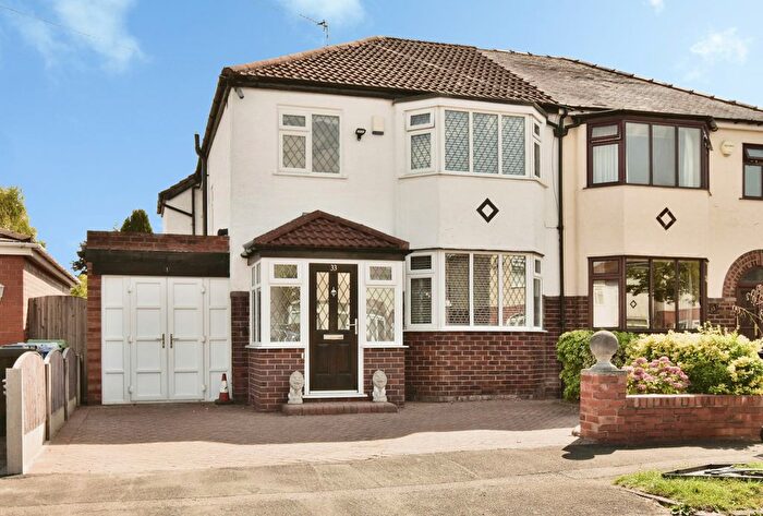 3 Bedroom Semi-Detached House For Sale In St. Leonards Drive, Timperley, Altrincham, WA15