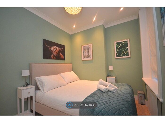 2 Bedroom Flat To Rent In Brighton Terrace, London, SW9
