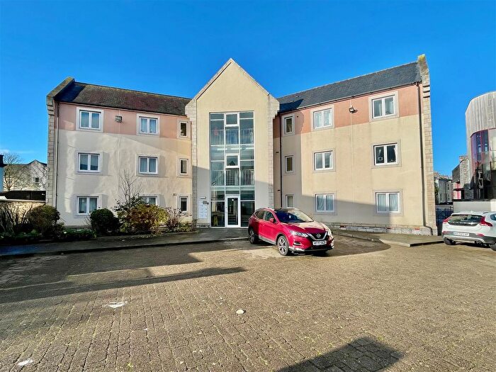 2 Bedroom Flat For Sale In Greenbank, Plymouth, PL4