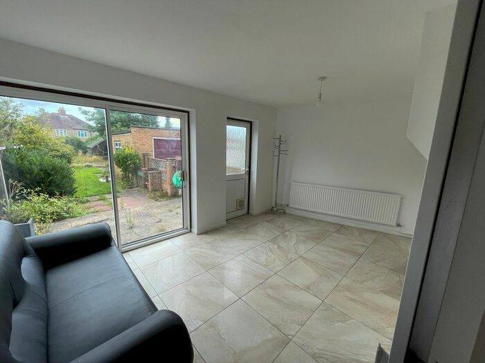 3 Bedroom Semi-Detached House To Rent In Meadow View Road, Hayes, UB4