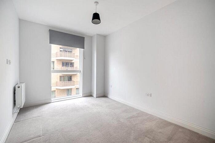 2 Bedroom Apartment To Rent In Carraway Street, Reading, RG1
