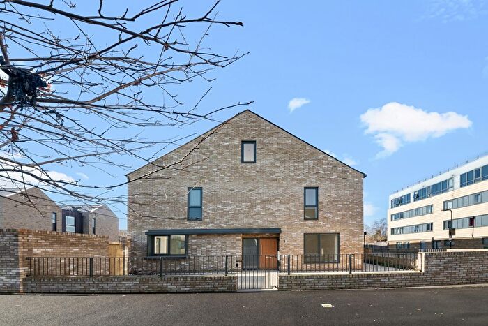 3 Bedroom Terraced House To Rent In Felix Road, Ealing, W13