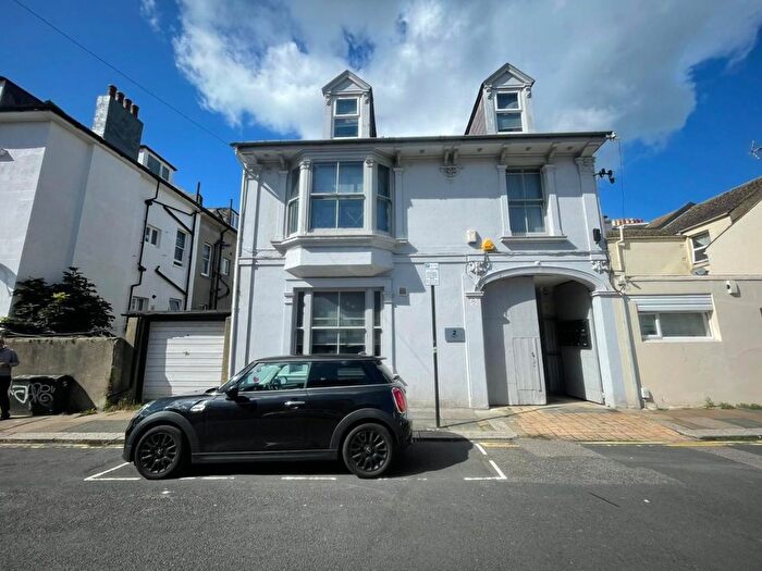 2 Bedroom Flat To Rent In Goldstone Street, Hove, BN3
