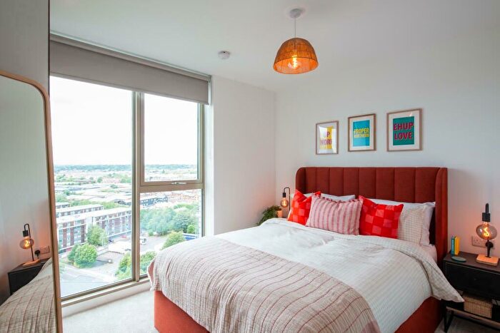 3 Bedroom Flat To Rent In Eda Salford Quays, Anchorage Quay, Salford, M50