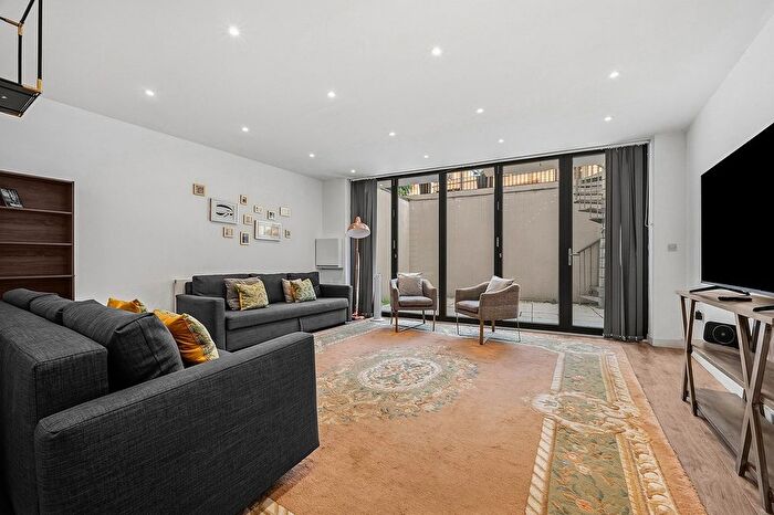 2 Bedroom Flat To Rent In Grange Road, Bermondsey, SE1