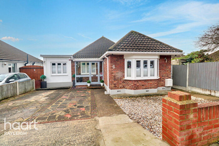 3 Bedroom Detached Bungalow For Sale In Fairfield Gardens, Leigh-On-Sea, SS9