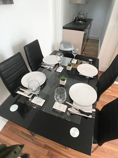 1 Bedroom Studio To Rent In - Saint James's Road, London, United Kingdom, Jx, London, SE1