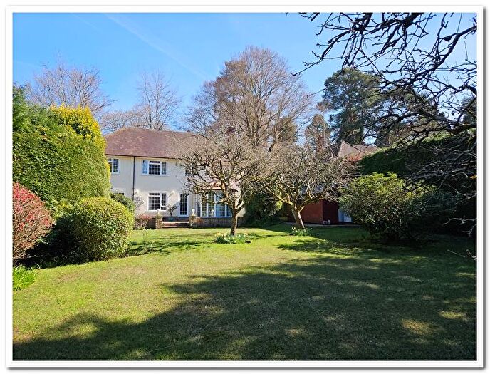 5 Bedroom Detached House For Sale In Stockton Avenue, Fleet, GU51