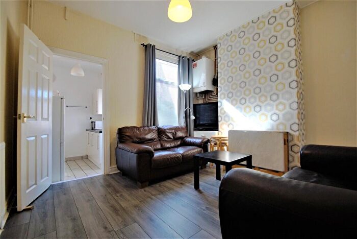 3 Bedroom End Of Terrace House To Rent In Carmelite Road, Coventry, CV1