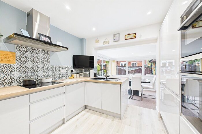 2 Bedroom Bungalow For Sale In Newtown Road, Sandhurst, Berkshire, GU47