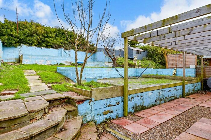 4 Bedroom Chalet For Sale In Selba Drive, Brighton, East Sussex, BN2