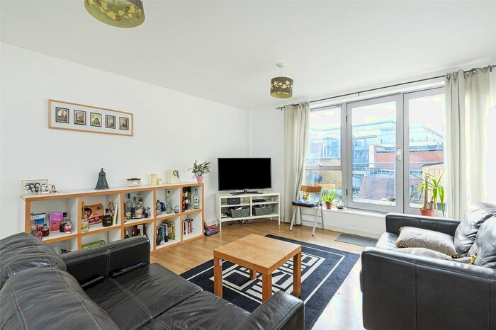 1 Bedroom Flat To Rent In Union Road, Clapham, London, SW4