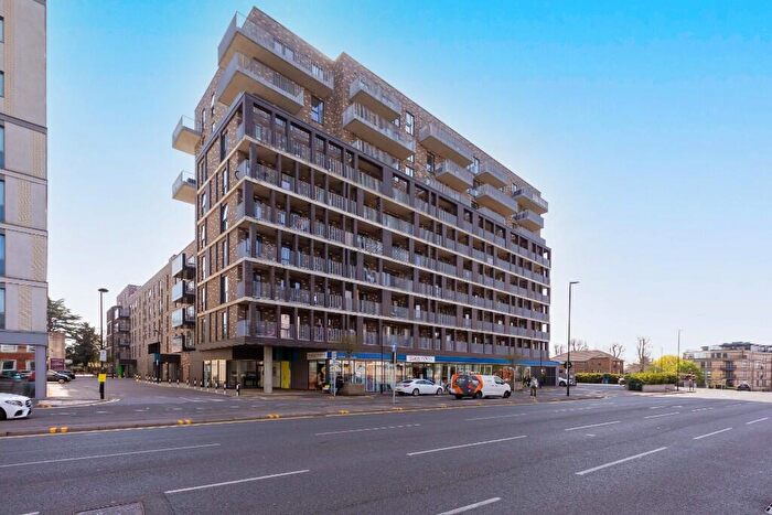 2 Bedroom Apartment For Sale In Crossways, Windsor Road, Slough, SL1