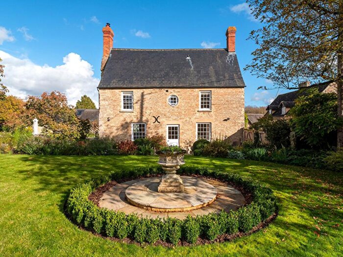 4 Bedroom Detached House For Sale In Buckland, Faringdon, SN7