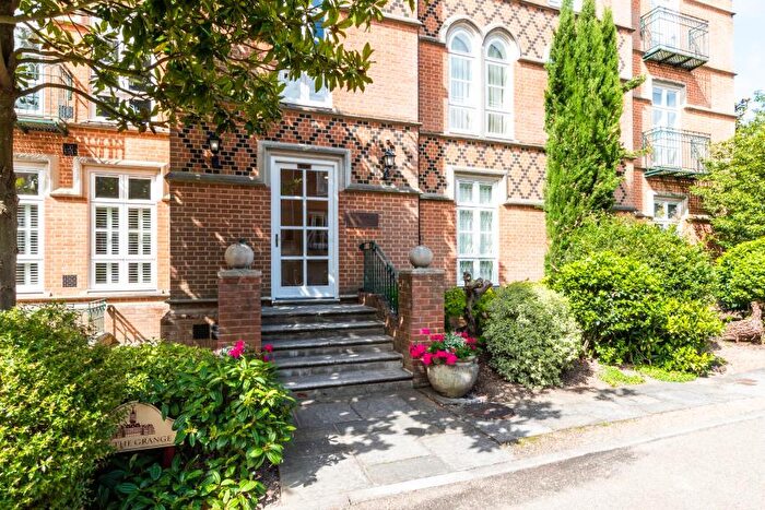 2 Bedroom Flat To Rent In The Grange, Holloway Drive, Virginia Water, GU25