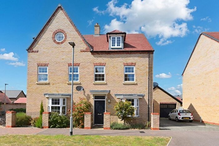 3 Bedroom Semi-Detached House For Sale In Gale Drive, Biggleswade, SG18