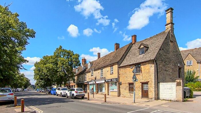 2 Bedroom Apartment To Rent In Corn Street, Witney, OX28