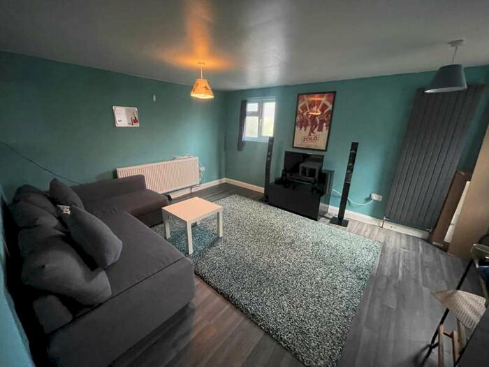 1 Bedroom Ground Flat To Rent In Wentworth Road, Southall, UB2