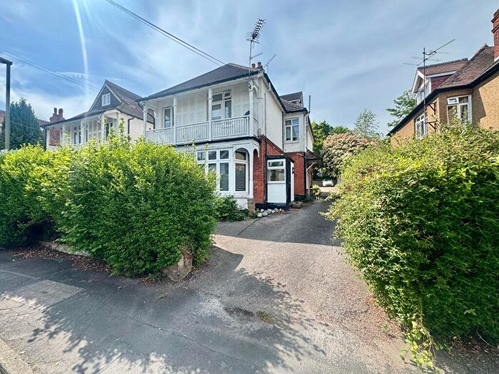 1 Bedroom Apartment For Sale In York Road, Woking, Surrey, GU22