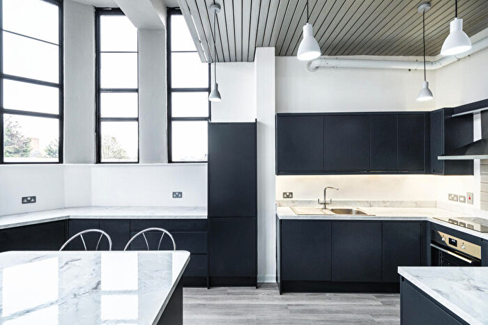 2 Bedroom Apartment To Rent In Dehavilland Studios, Clapton, E5