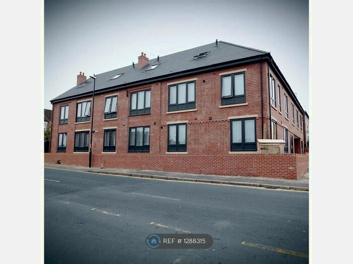 3 Bedroom Flat To Rent In Phoenix Halls, Coventry CV1