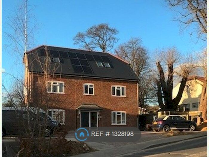 1 Bedroom Flat To Rent In Greenhill, High Wycombe HP13