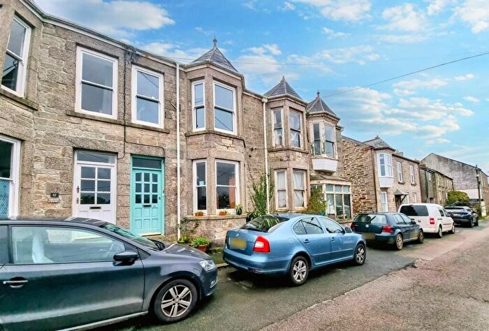 1 Bedroom Flat For Sale In Ground Floor Flat, Peverell Road, Porthleven, TR13