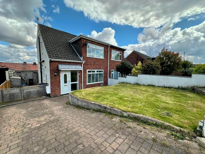 3 Bedroom Semi-Detached House To Rent In Clwyd Avenue, CH8