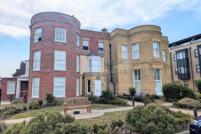 2 Bedroom Apartment For Sale In Wykeham Place, Fareham, PO16