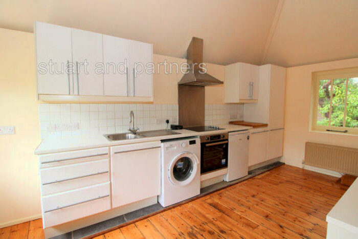 2 Bedroom Cottage To Rent In Cuckfield, RH17