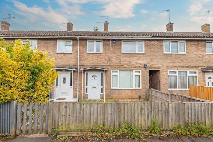 3 Bedroom Terraced House For Sale In Marescroft Road, Slough, SL2