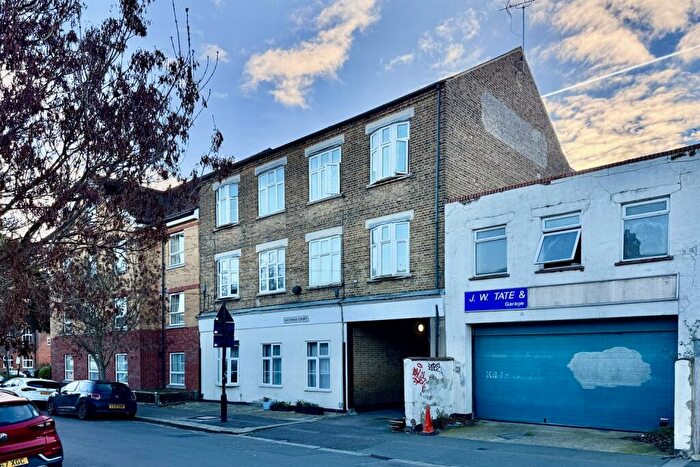 1 Bedroom Flat To Rent In Victoria Court, SS2