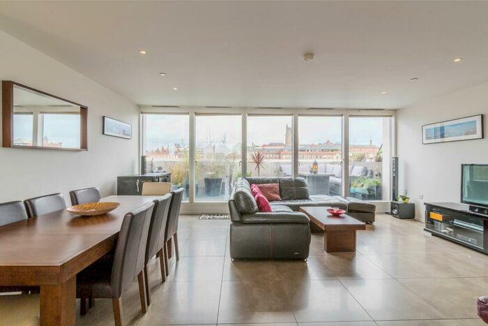 3 Bedroom Apartment To Rent In Nottingham One, NG1