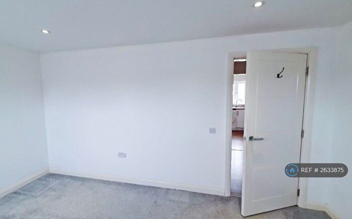 1 Bedroom Flat To Rent In Knighton Lane, Leicester, LE2