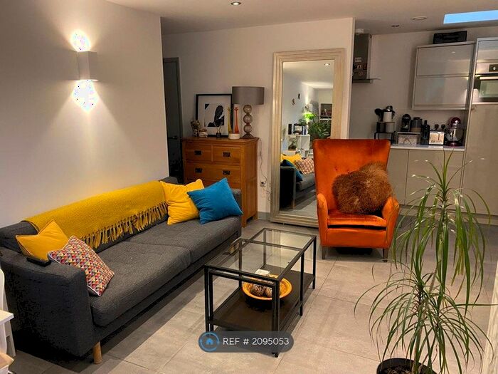 1 Bedroom Flat To Rent In Wandsworth Road, London, SW8