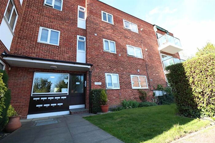 2 Bedroom Flat For Sale In Heather Walk, Edgware, HA8