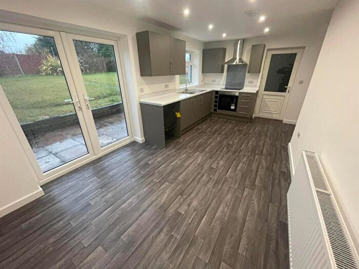 3 Bedroom Semi-Detached House To Rent In Large Modern Bed Semi Detached House, Sitwell Road, Worksop, S81