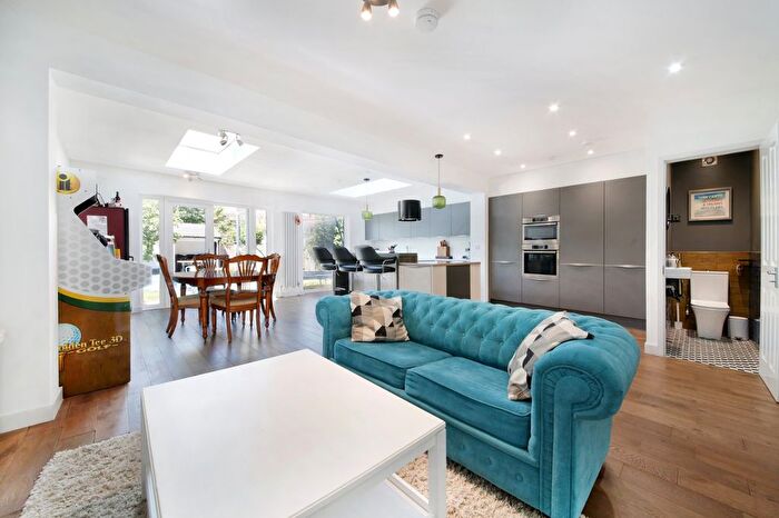 4 Bedroom Semi-Detached House To Rent In Rothesay Avenue, Richmond, TW10