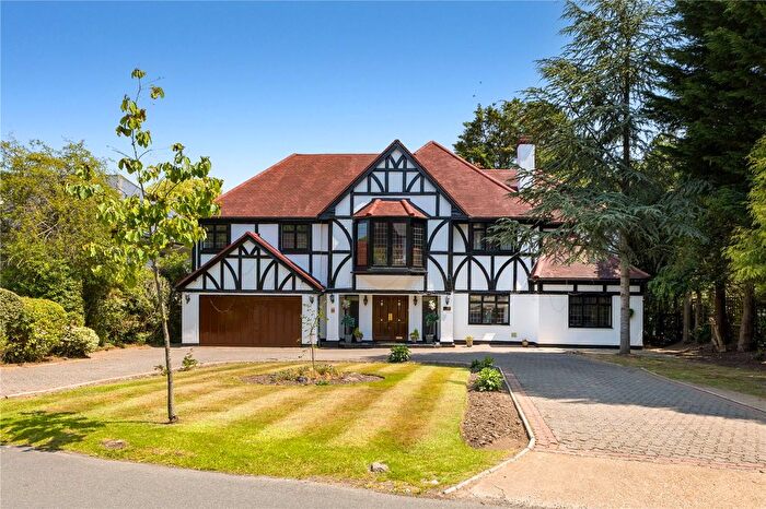6 Bedroom Detached House For Sale In Bedford Road, Northwood, Hertfordshire, HA6
