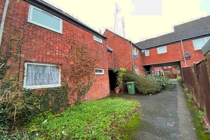 1 Bedroom Flat To Rent In Heronfield Close, Redditch, B98