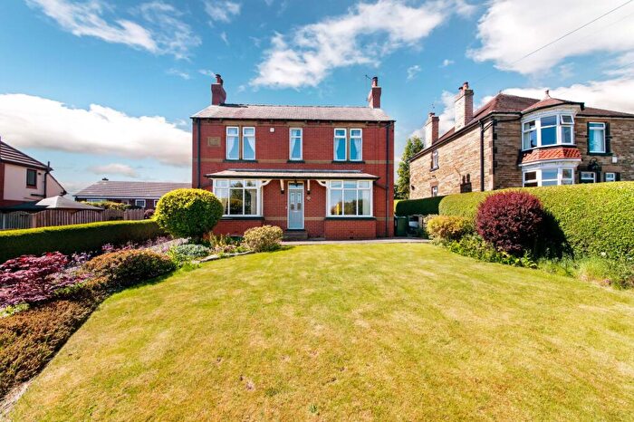 3 Bedroom Detached House For Sale In Thorne House, Staincross Common, S75